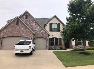 14 Dawn Hills Dr, Bentonville, AR 72712