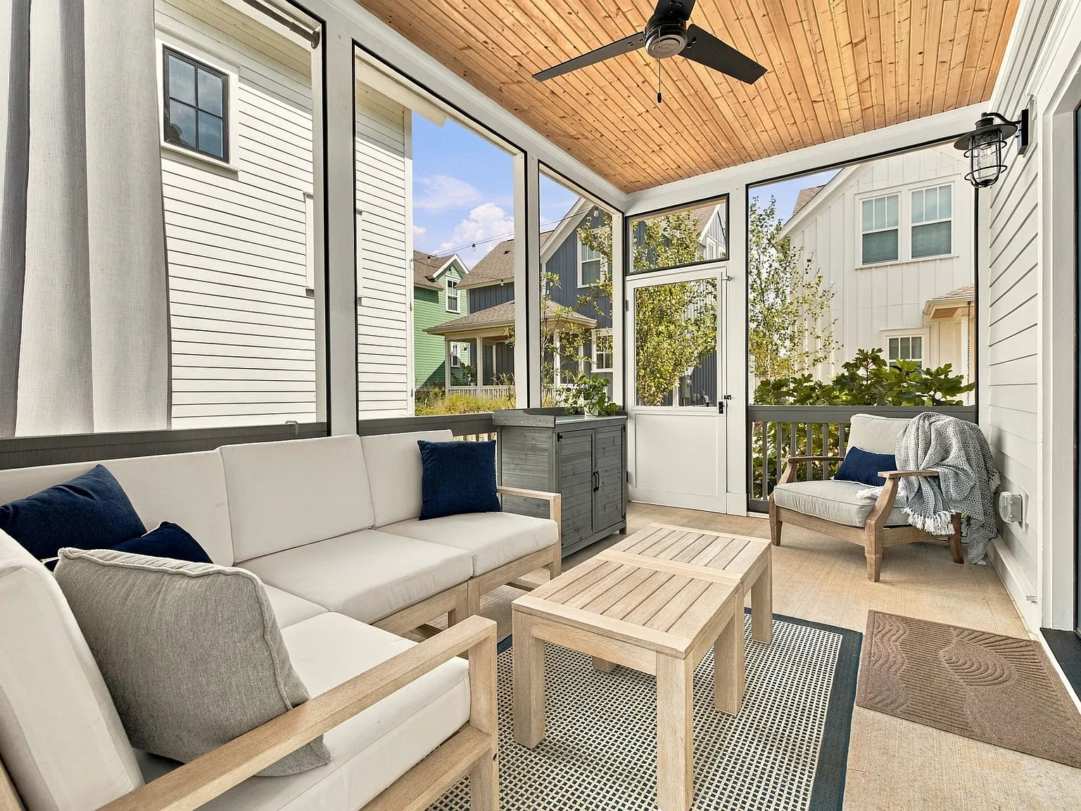 2 bed, 1296 sqft, $2,800 — Photo 1