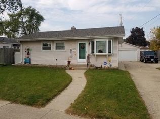 1412 85th St, Kenosha, WI 53143