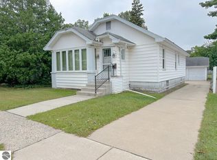 1201 W Carpenter St, Midland, MI 48640