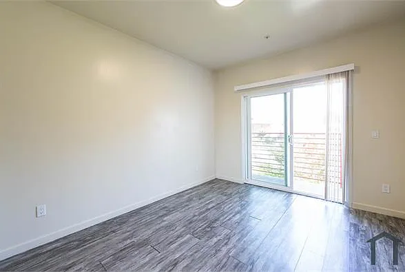 130 S Soto St — Photo 34
