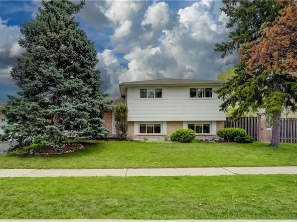 2235 Waycross Cres, Mississauga, ON L5K 1J5