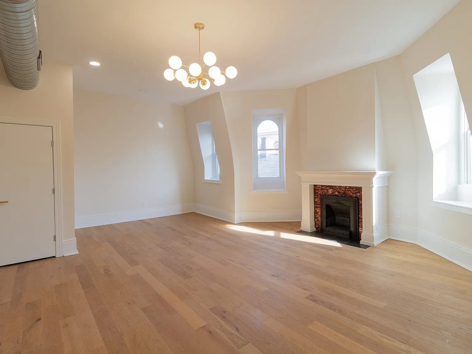17 North Pearl Street - The Penthouse — Photo 4