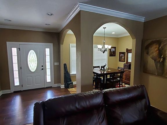 4th image of 224 Creekwood Ln