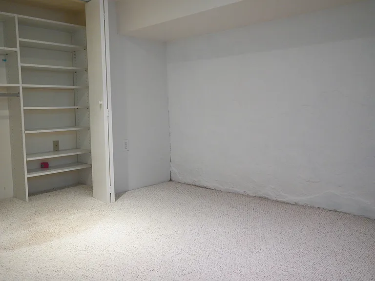 1145 W Hamburg St — Photo 17