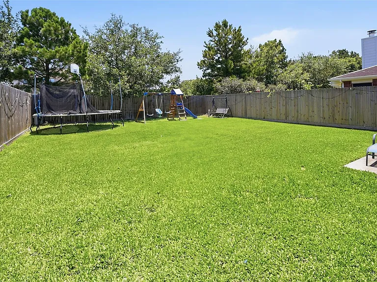 6811 Brighton Hill Ln — Photo 22