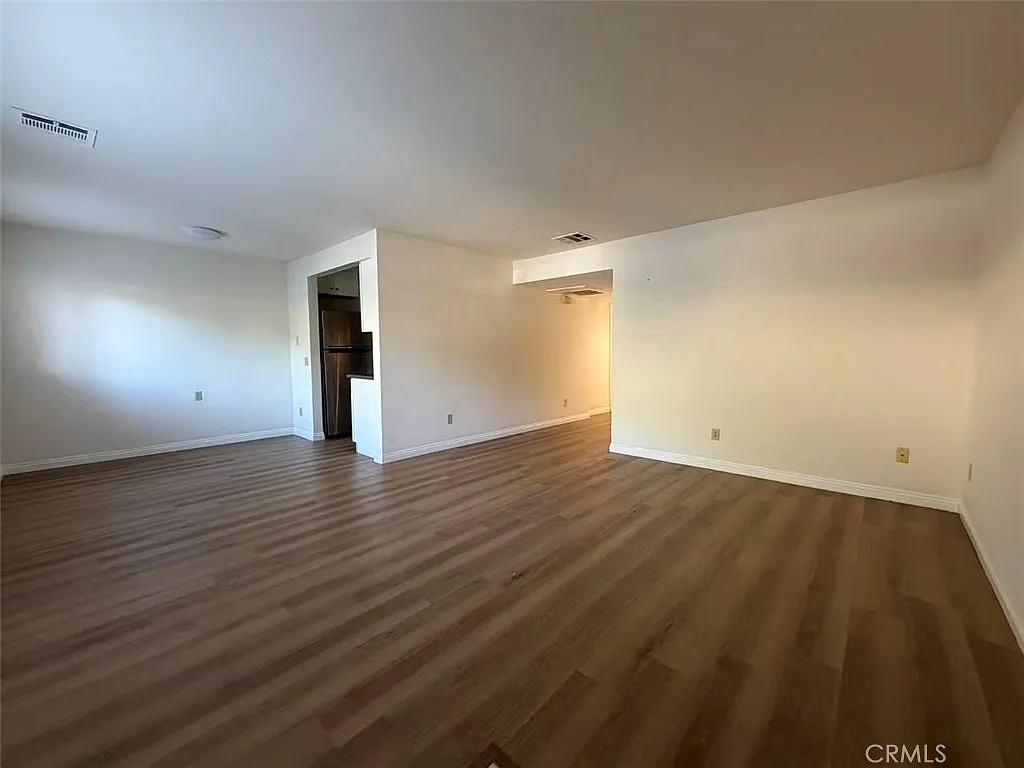 2 bed, 828 sqft, $2,600 — Photo 2