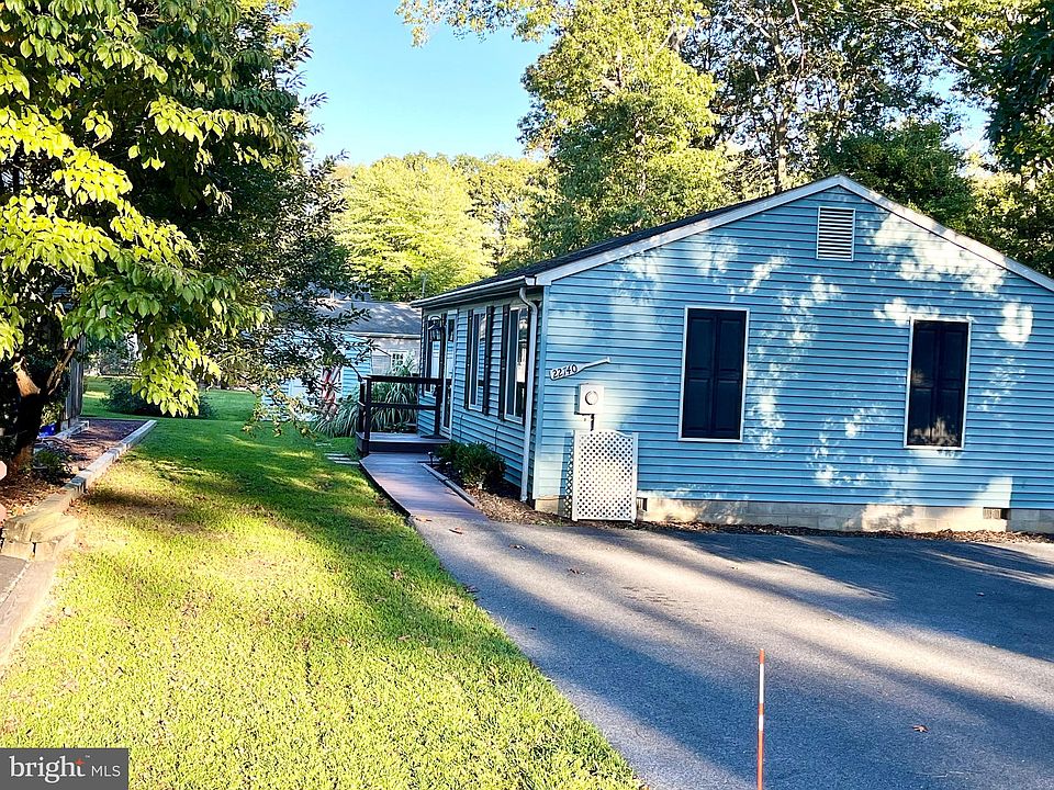 1st image of 22740 Holly Way W