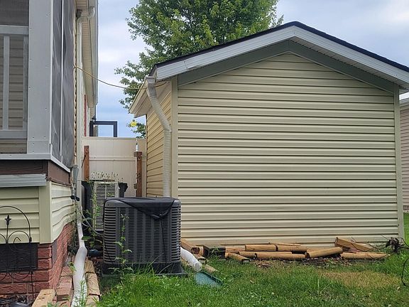 2nd image of 11054 Wood Run Cir