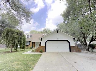 4400 Sequoia St, Hutchinson, KS 67502