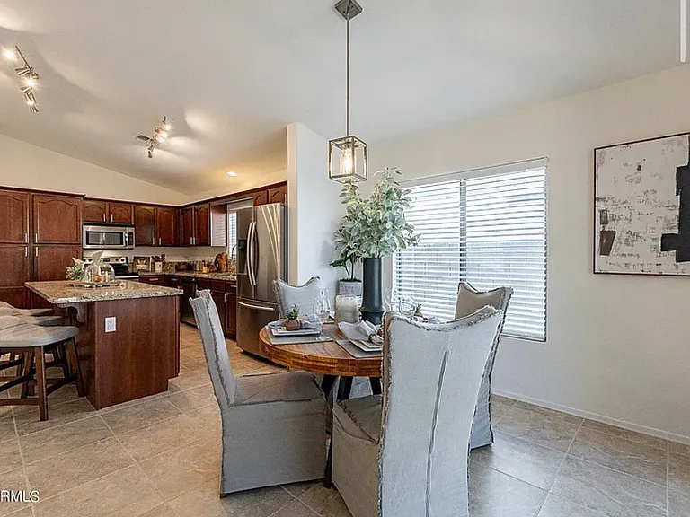 38645 N Lamar Dr — Photo 3