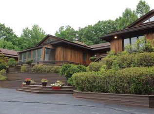 37499 Cedar Rd, Gates Mills, OH 44040