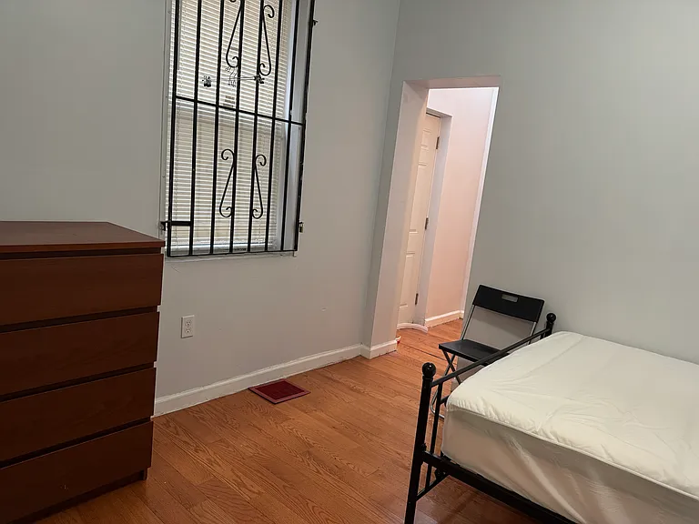 402 S 43rd St #1R — Photo 8
