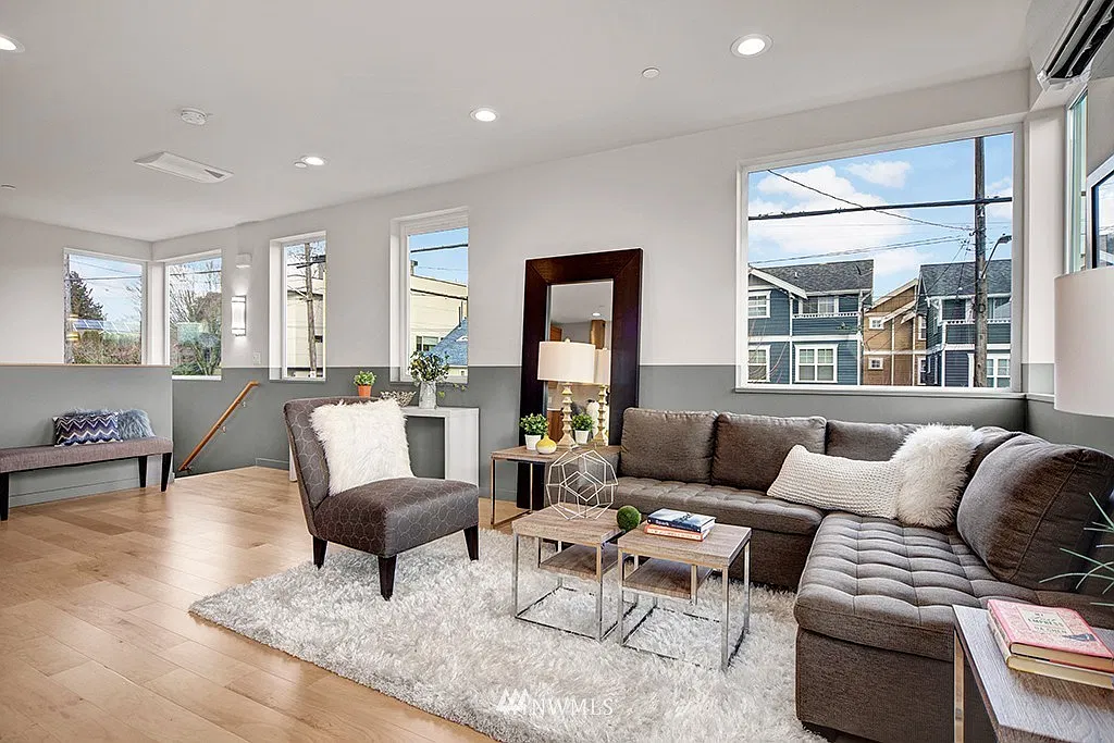 3 bed, 1648 sqft, $4,300 — Photo 3