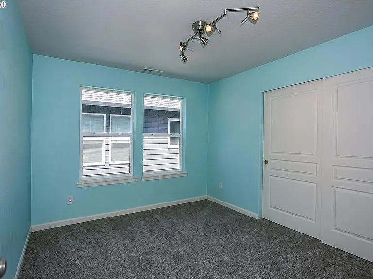 153 NE Porto Way — Photo 24