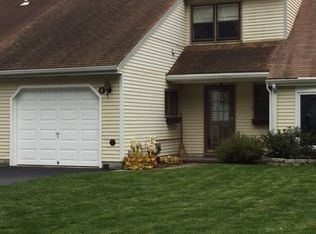 9 Mohawk Trl, Clifton Park, NY 12065