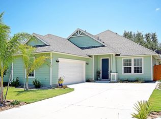 113 Shadow Moss Ln, Rockport, TX 78382