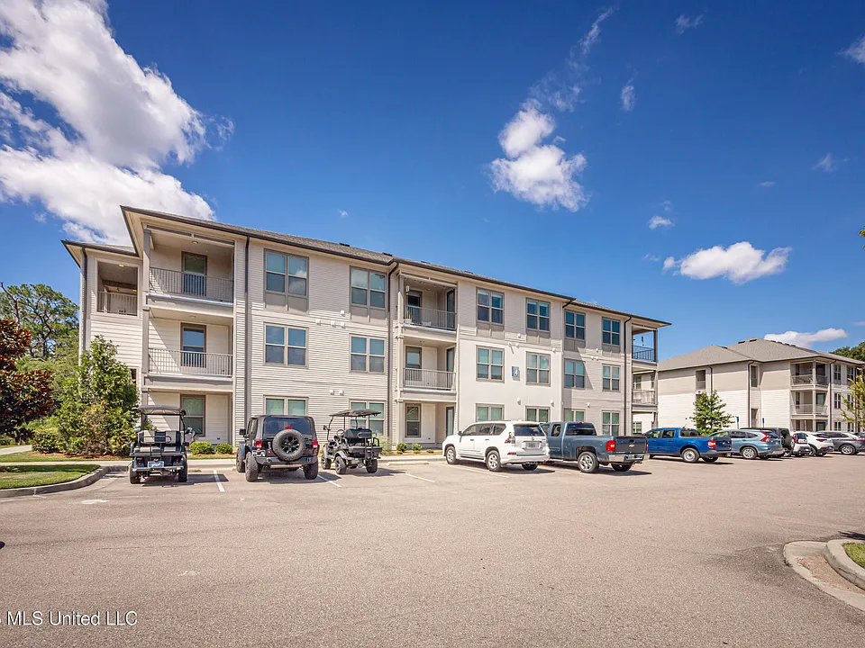 2501 Bienville Blvd #424