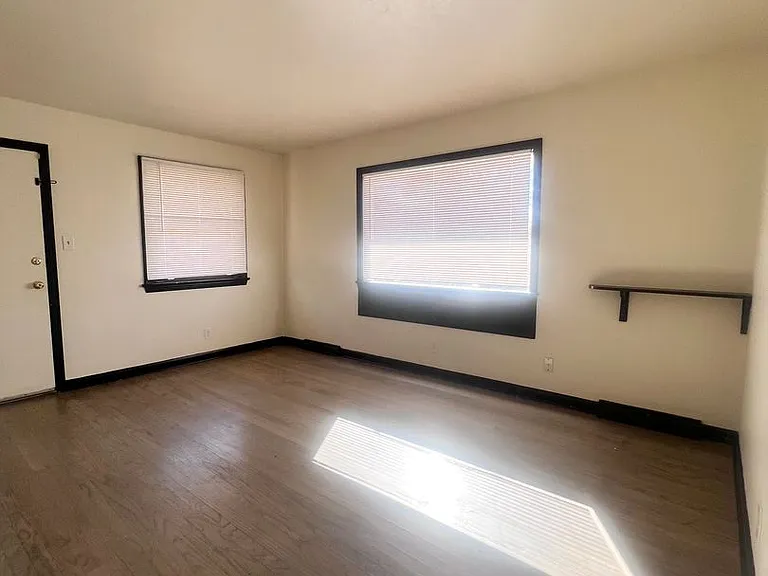 1346 & 1348 Pine St — Photo 3