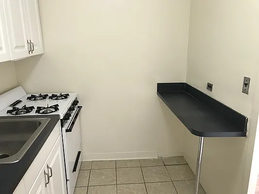 Rented by JSG Realty Corp | media 18