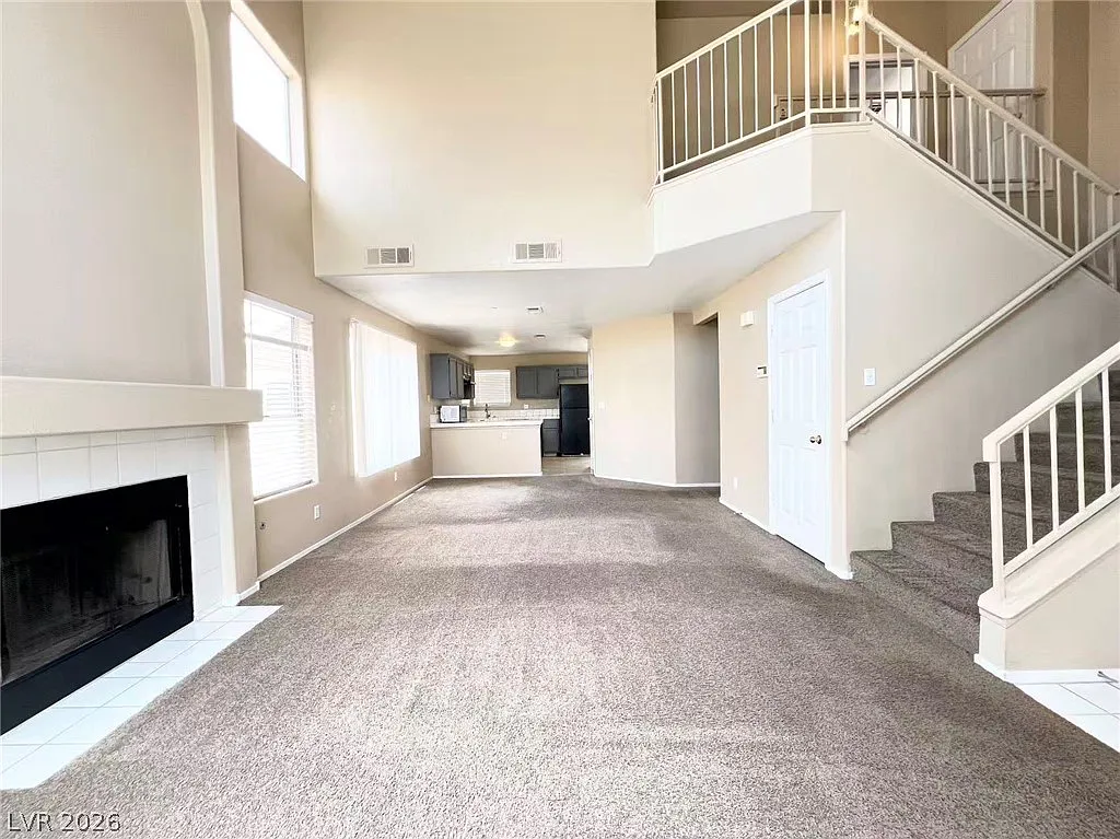 3 bed, 2.5 bath, 2097 sqft, $1,800 — Photo 2
