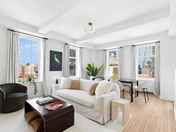 470 West 24th Street image 1 of 45