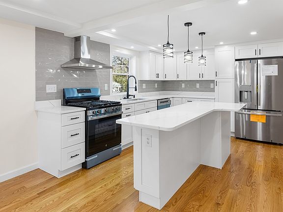 2nd image of 232 Lake Dr