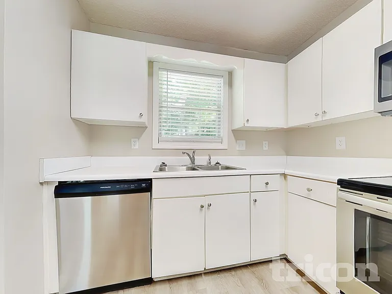113 Ivy Brook Dr — Photo 6