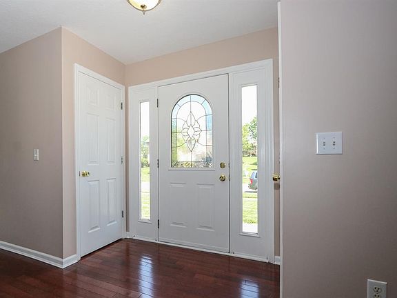 4th image of 6421 Kingsley Ct