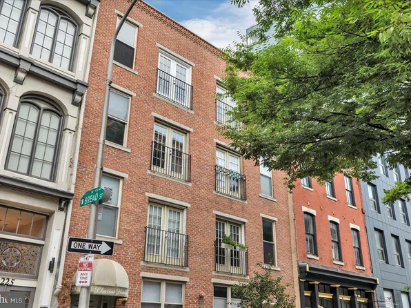 221 Race St APT 7, Philadelphia, PA 19106