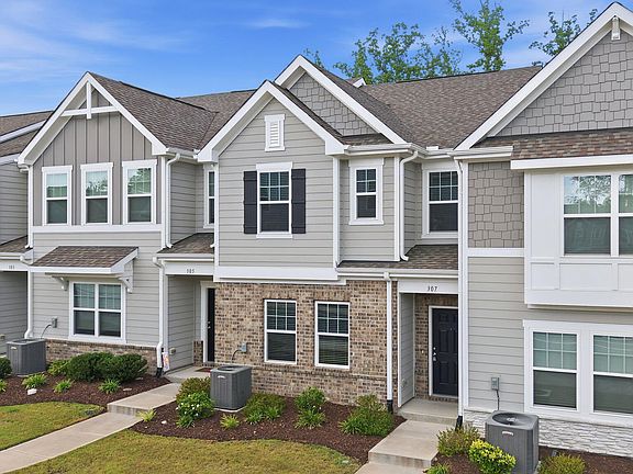 3rd image of 307 Spaight Acres Way