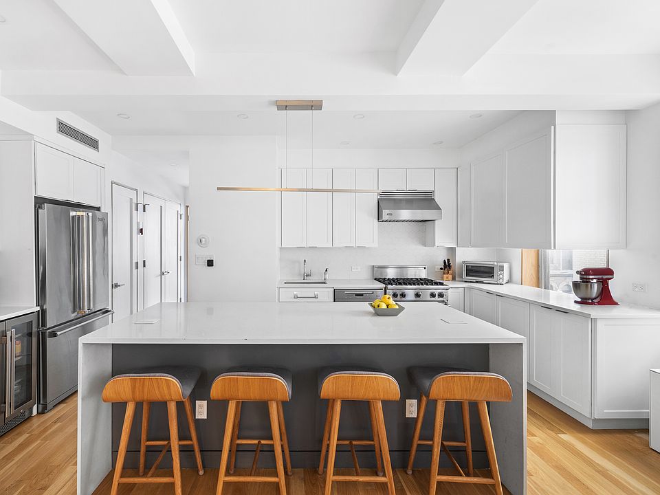 1st image of 240 W 98th St APT 8D