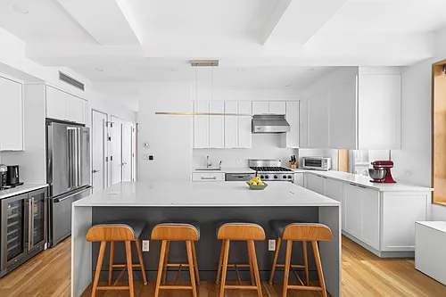 240 W 98th St #8D Photo 1