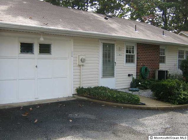 2nd image of 811 Dumbarton Drive #A
