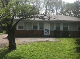 1312 Mill Race Rd, Lyndon, KY 40242