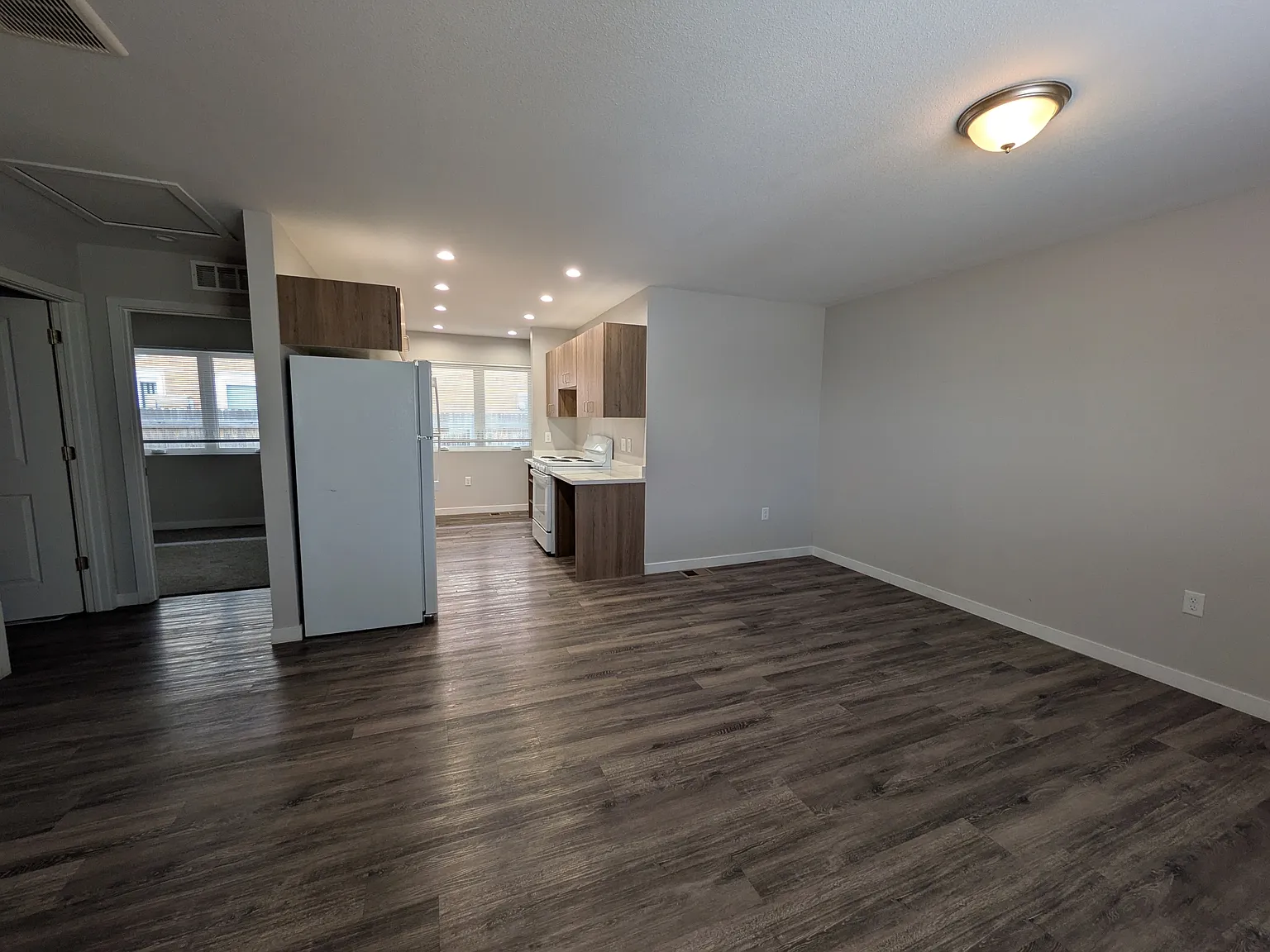 75 South 18th Avenue - B — Photo 2