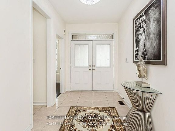 3rd image of 11 Cloverhaven Rd