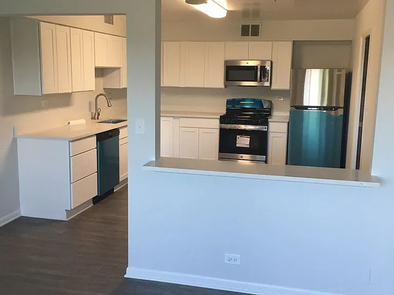 800 Oak St — Photo 3
