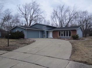 8087 Yorkshire Ct, Hanover Park, IL