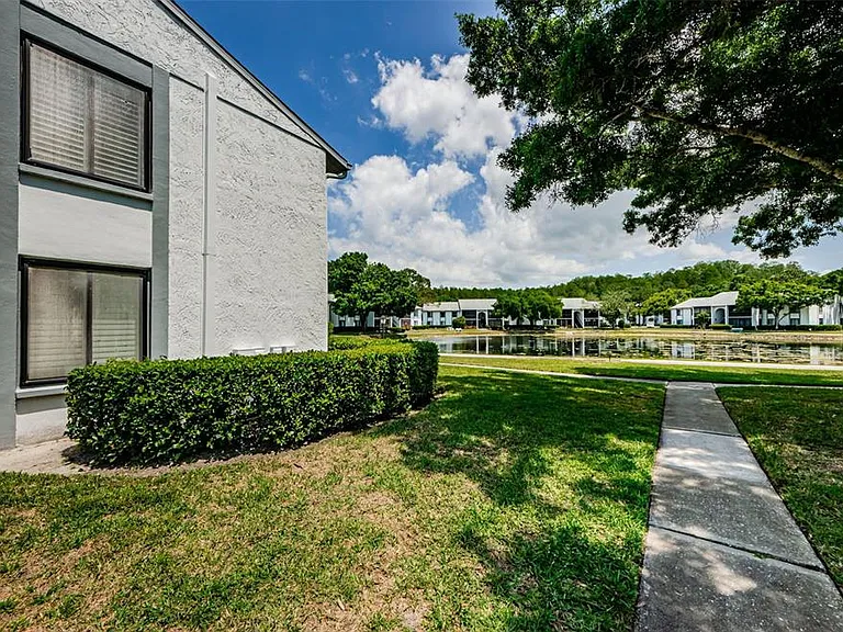 1151 Pine Ridge Cir W #F1 — Photo 2