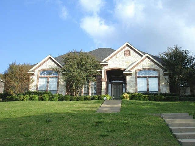 1st image of 802 Sleepy Hollow Dr