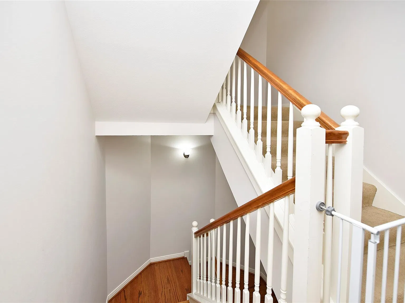 3 bed, 3.5 bath, 2390 sqft, $2,800 — Photo 3
