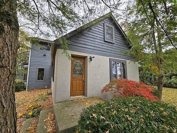 2nd image of 4865 E Walnut St