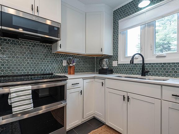 4th image of 9401 S Pointe Retreat Dr