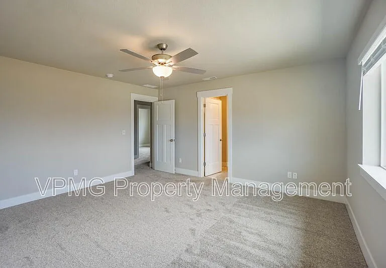 2347 E Otter Loop — Photo 27