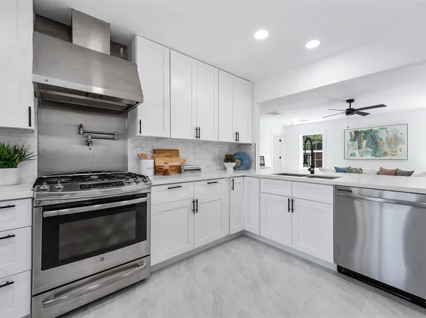 6319 Woodbrook Lane, Houston, TX 77008