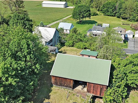 2nd image of 29 Rock Rd