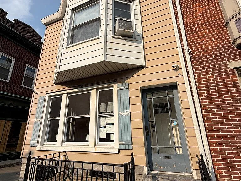 223 N 10th St #1 — Photo 1