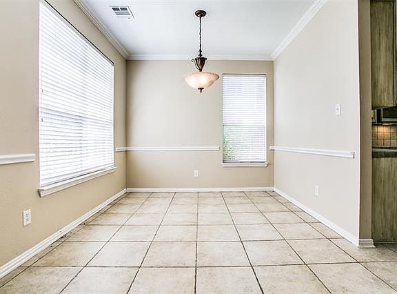5th image of 2929 Newport Dr