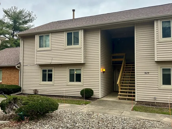 1619 Lyndhurst Dr APT B, Savoy, IL 61874